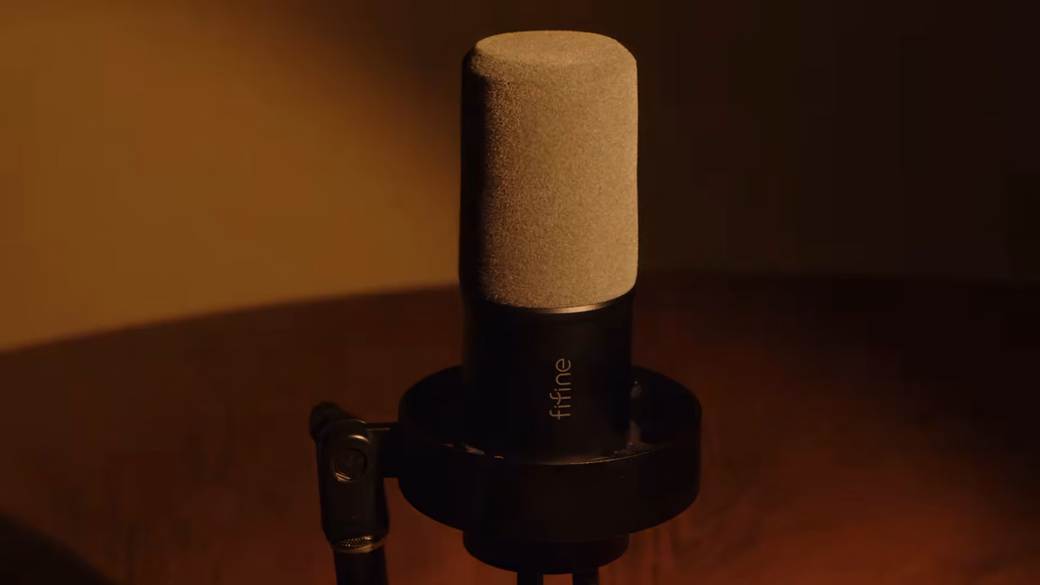 FIFINE K688 microphone dynamic driver audio interface audio source - featured review on The Audio Stuff's homepage