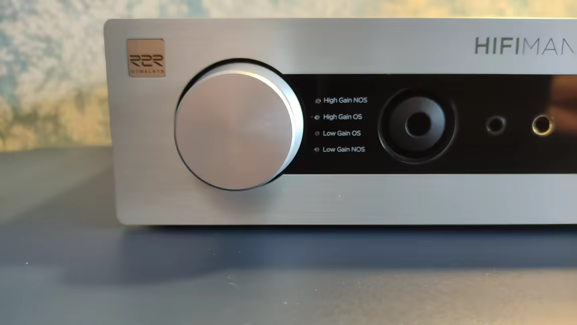 The HIFIMAN EF400's brushed-aluminium front: the R2R Himalaya logo, gain/oversample knob, and headphone outputs