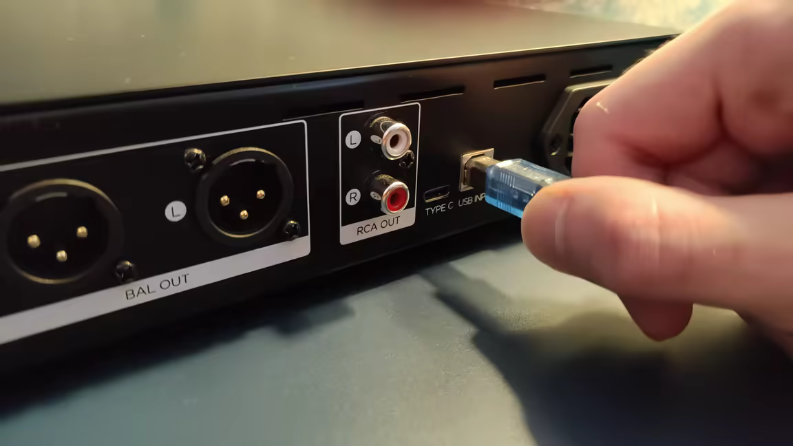 The HIFIMAN EF400's rear panel: balanced XLR and RCA line outputs plus USB Type-B and Type-C inputs