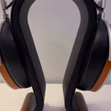 HIFIMAN HE1000 Stealth planar magnetic open-back over-ear headphones - right side of a head-to-head comparison with HIFIMAN Ananda Stealth