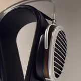HIFIMAN HE1000se planar magnetic open-back over-ear headphones - right side of a head-to-head comparison with HIFIMAN Arya Organic