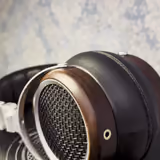 Sivga Luan dynamic driver semi-open over-ear headphones - right side of a head-to-head comparison with Sivga Anser